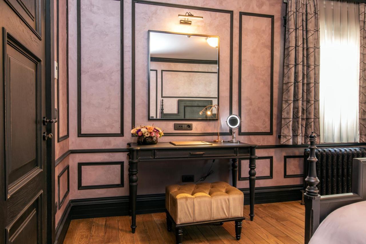 Ajwa Sultanahmet - Preferred Hotels Lvx Collection Истанбул Екстериор снимка A dressing table